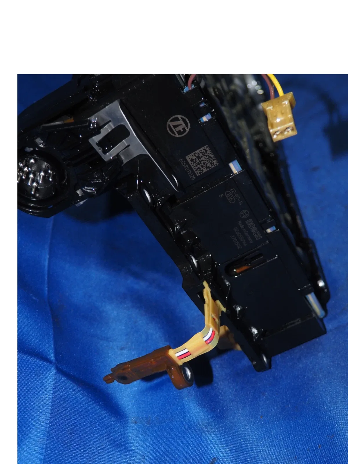 2019-2024 BMW X3 (G01) / 330i (G20) / 530i (G30) Valve Body 0260550144 image 3
