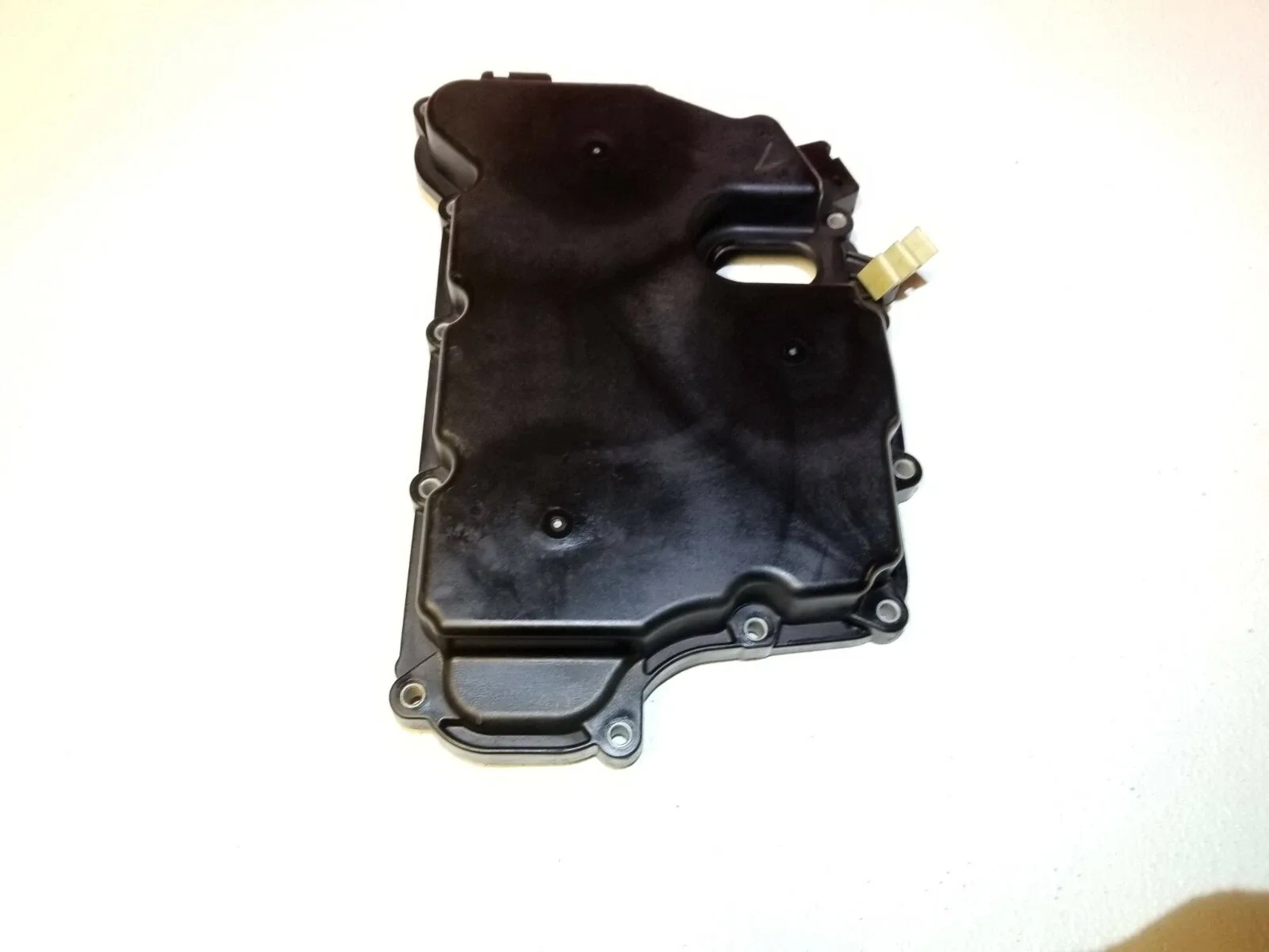 2014-2016 Buick LaCrosse 2.4L Transmission Oil Pump / Valve Body Cover MPN 24253434 image 3