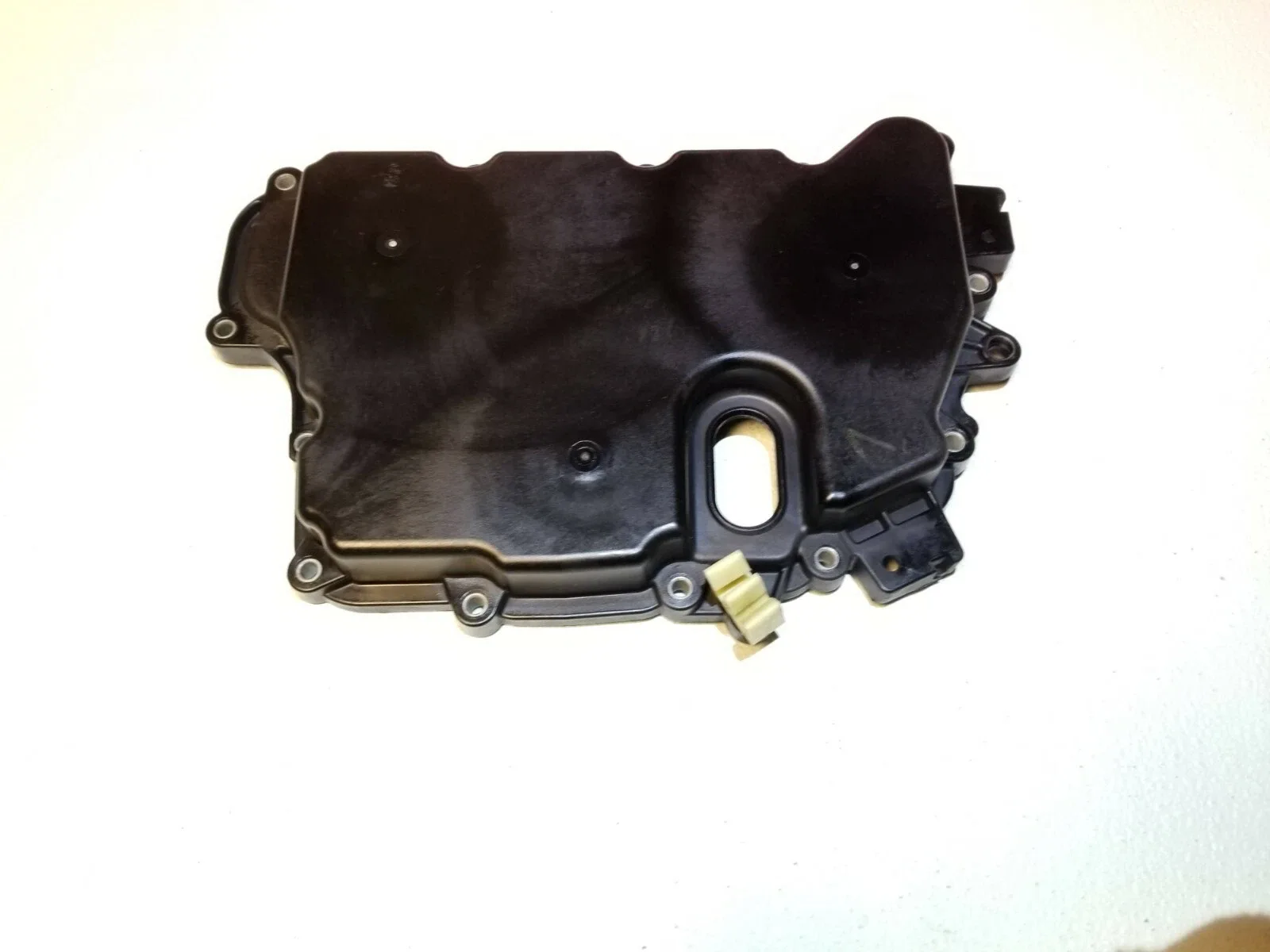2014-2016 Buick LaCrosse 2.4L Transmission Oil Pump / Valve Body Cover MPN 24253434 image 4