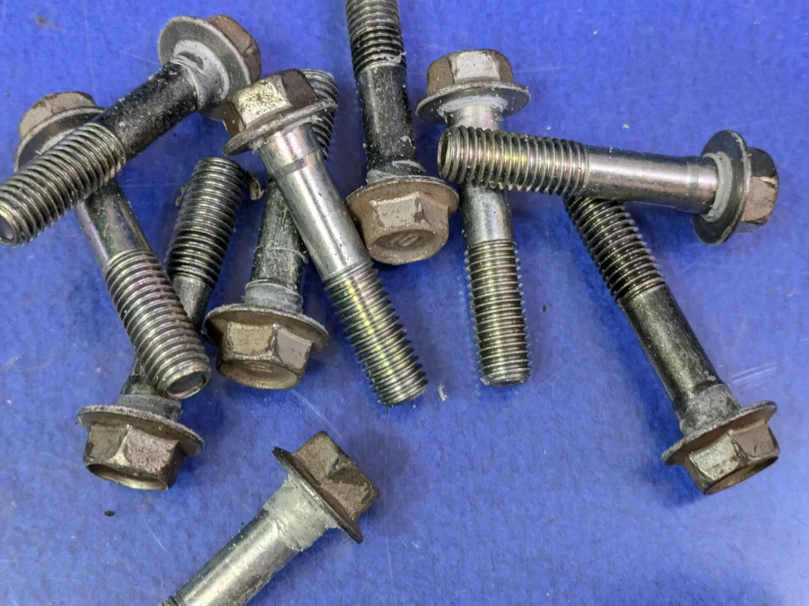Nissan/Infiniti 7-Speed Transmission Pump Bolts MPN 31340-1XJ0D image 2