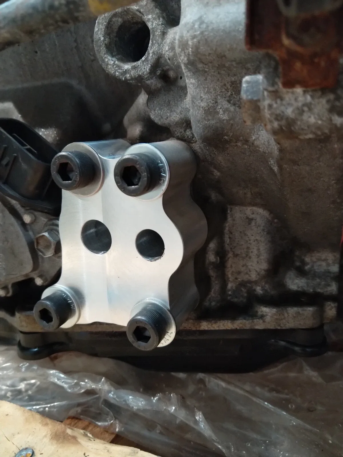 Lexus GS450H Transmission Oil Pump Adapter image 3