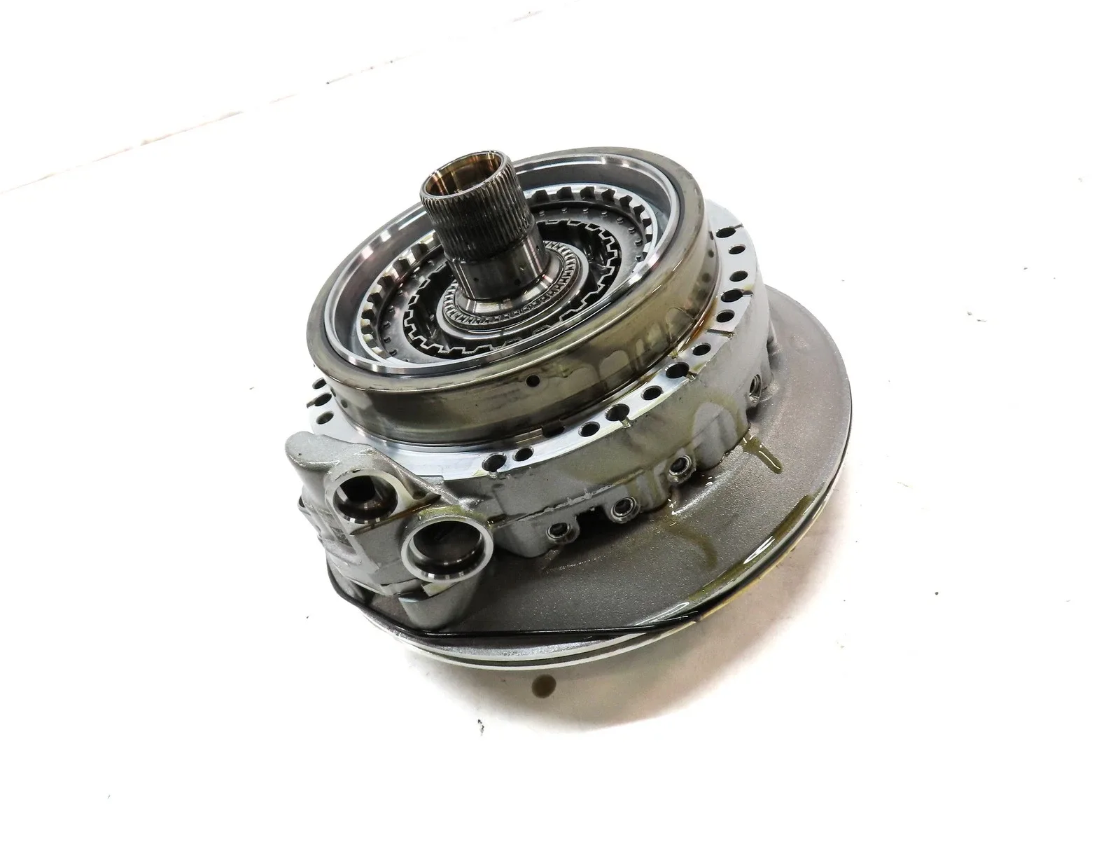 2013-2015 BMW X1 E84 2.0L Turbo 28iX AWD 8HP-45 Transmission Oil Pump - 1090110340 image 3
