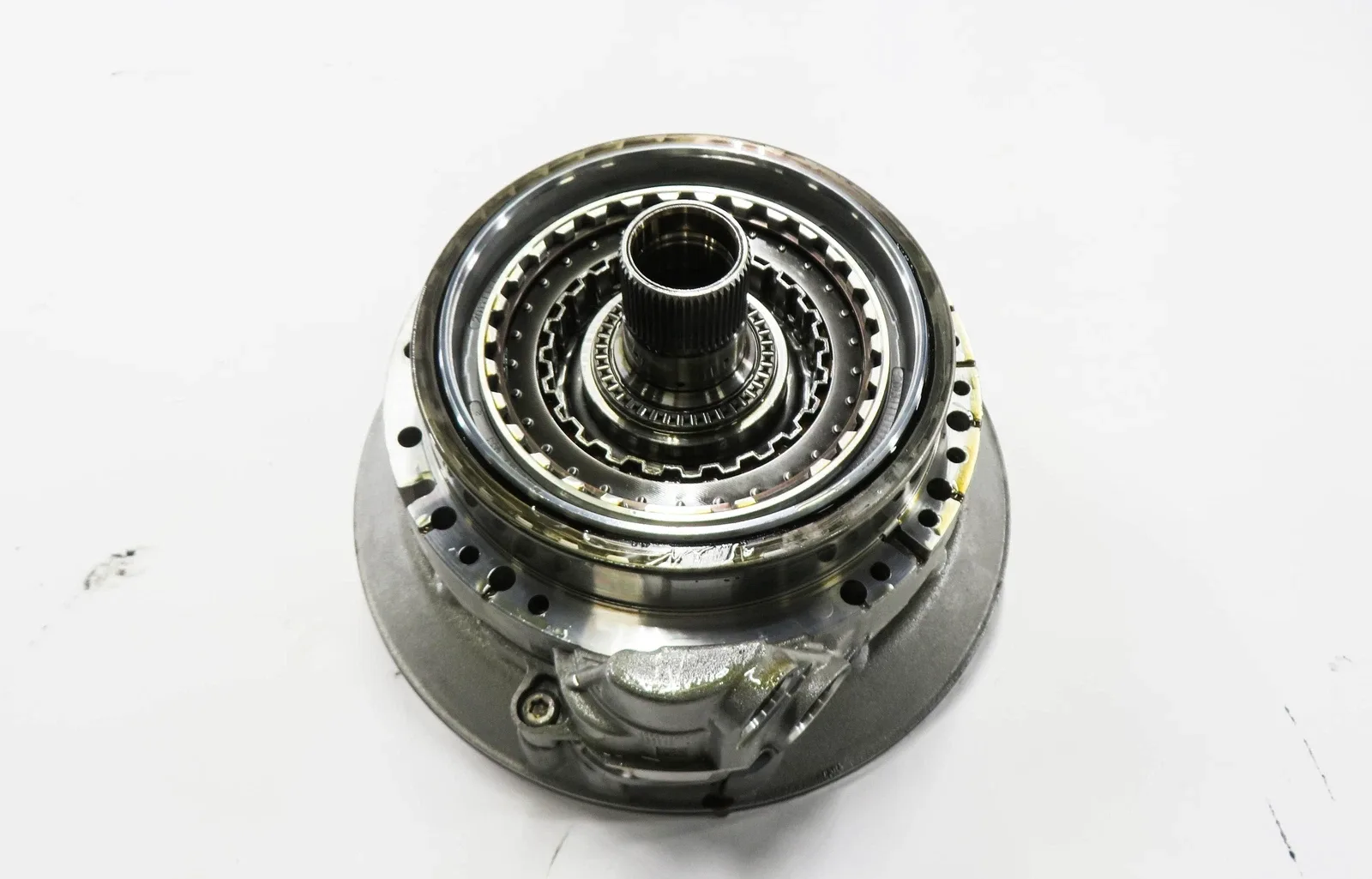 2013 BMW X1 (E84) 2.0L RWD 8HP45 Automatic Transmission Oil Pump — MPN 1090110320 image 2
