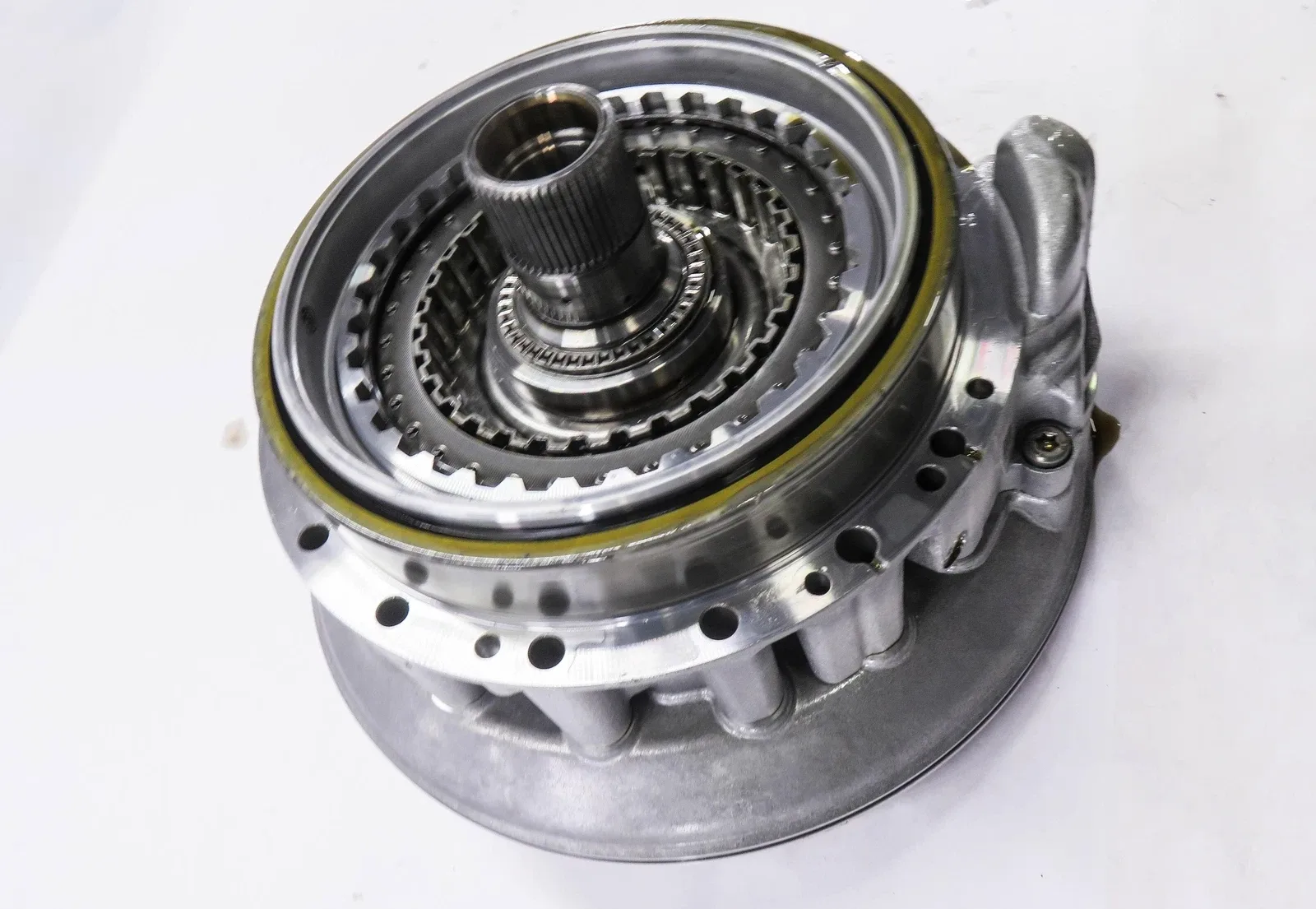 2014-2016 LR4 / Range Rover Sport 8HP-70 Transmission Oil/Fluid Pump - 1087110389 image 4