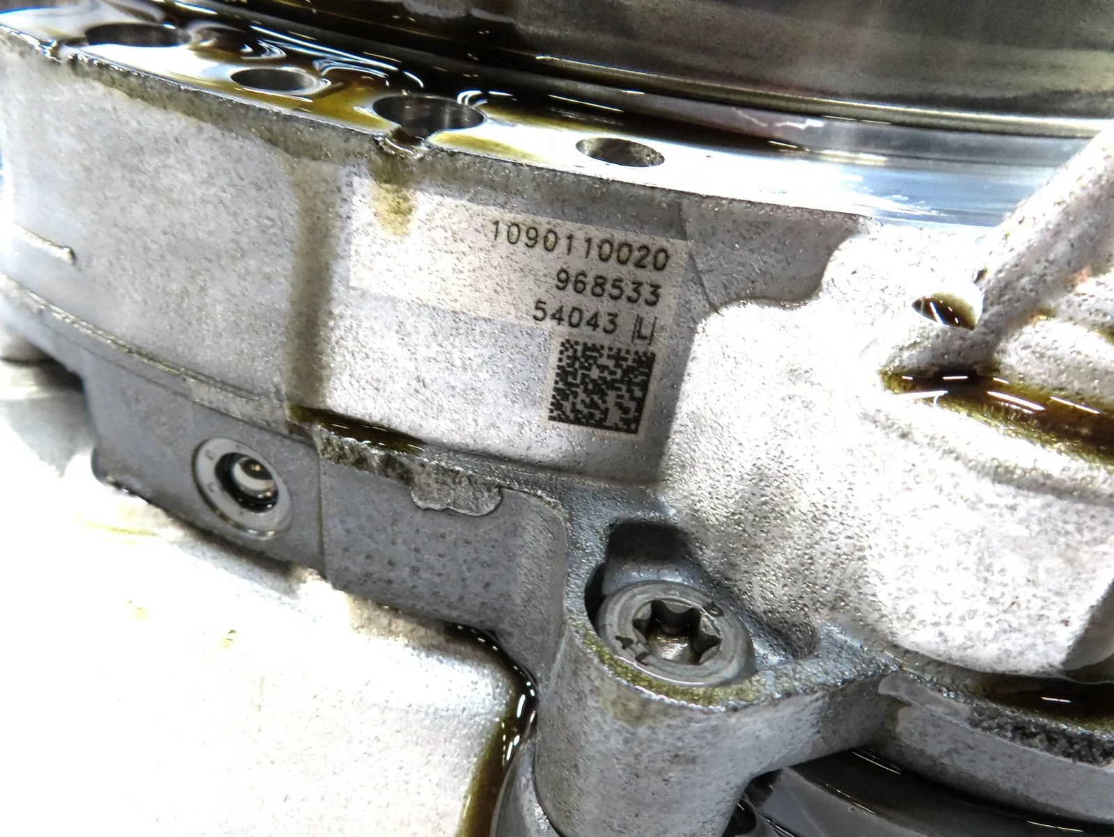 2011 BMW 535i 8HP-45 Automatic Transmission Oil Pump - MPN 1090110020 image 3