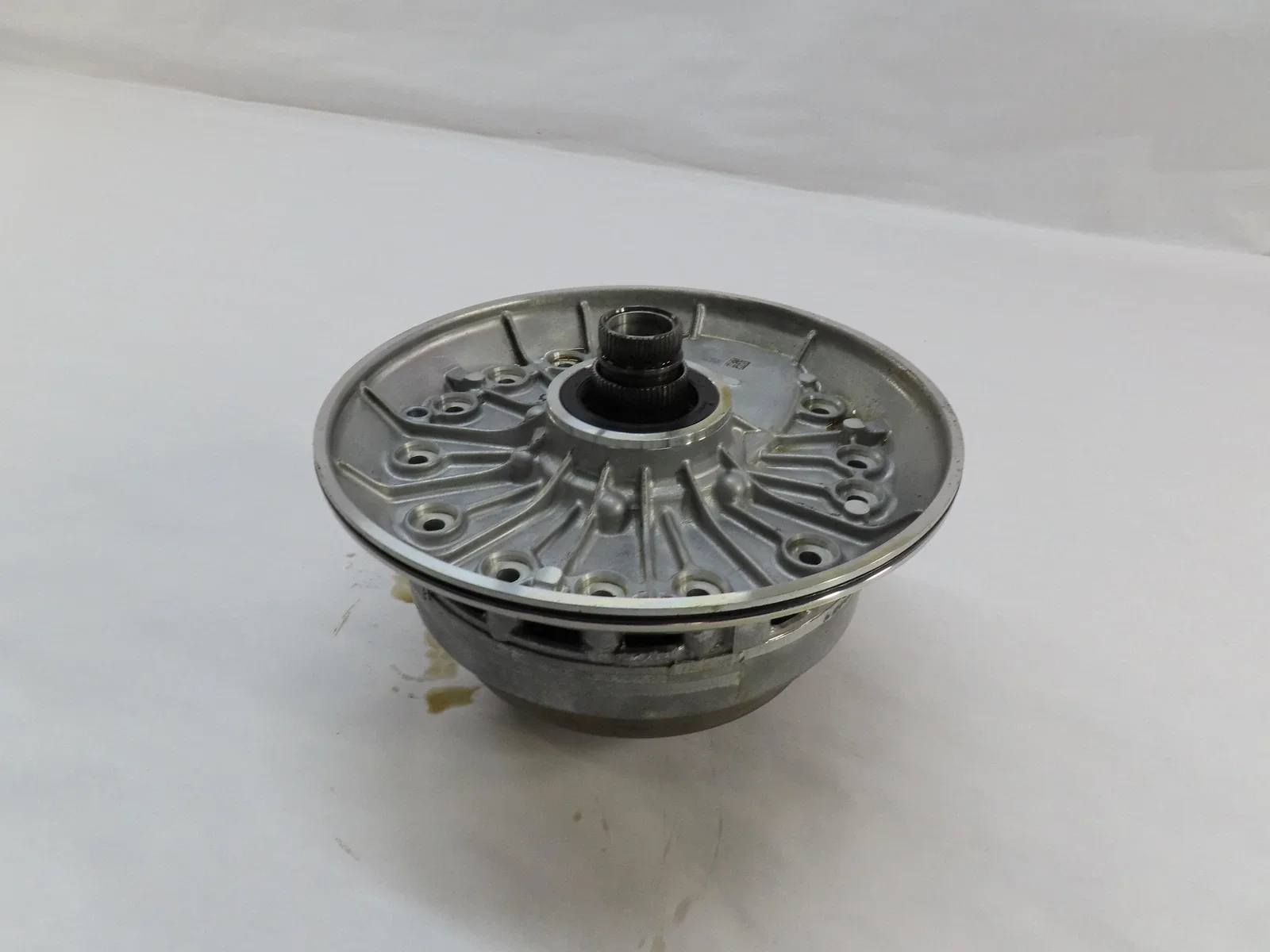 2014-2015 BMW X1 (E84) 28i Automatic Transmission Oil Pump MPN 24008632462 image 3