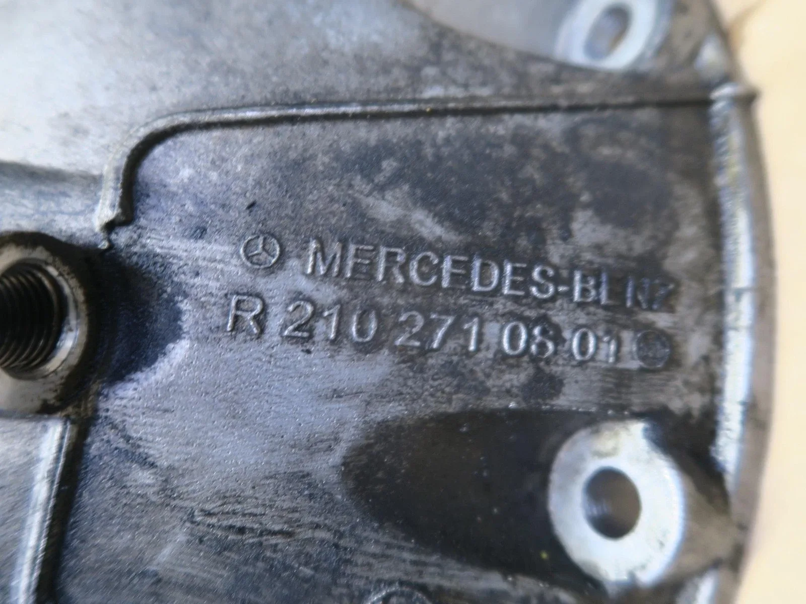2002-2005 Mercedes G500 722.630 Transmission Bell Housing w/ Oil Pump - A2102710801 image 3