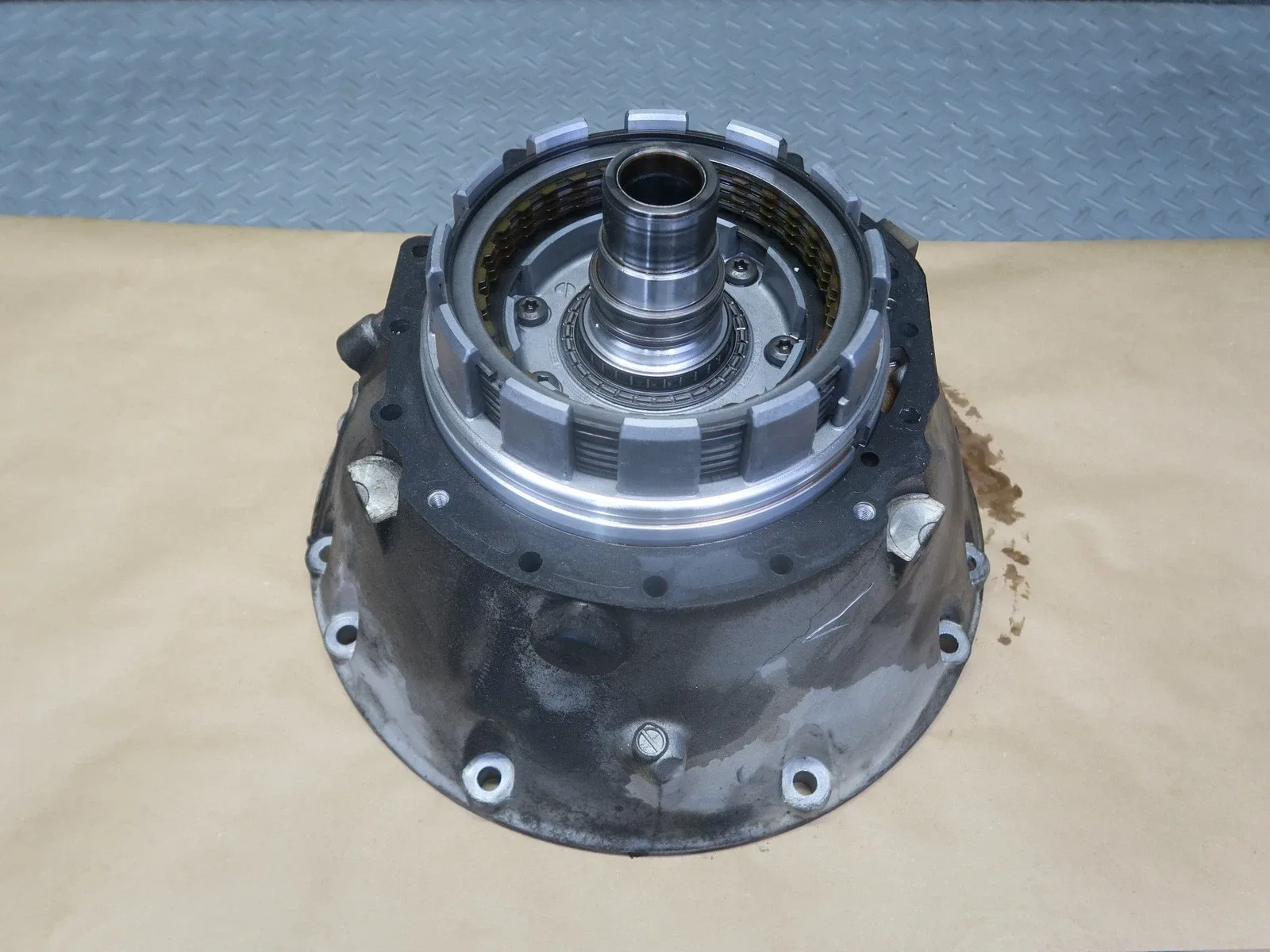2002-2005 Mercedes G500 722.630 Transmission Bell Housing w/ Oil Pump - A2102710801