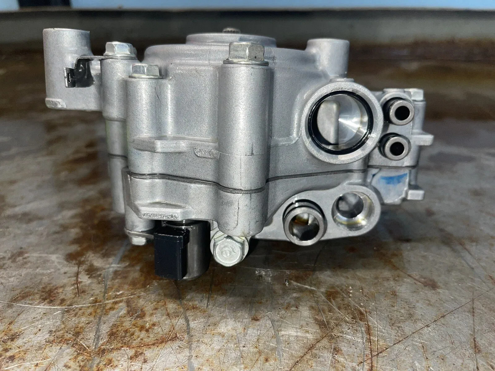 2014 Honda CVT Automatic Transmission Oil Pump image 2