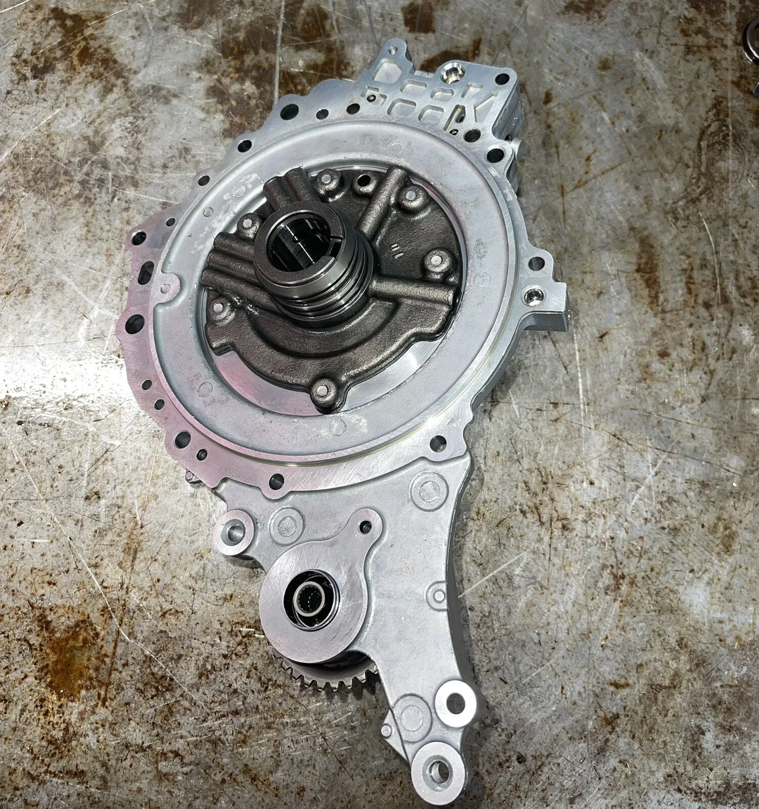 2014 Honda CVT Automatic Transmission Oil Pump with Case image 2