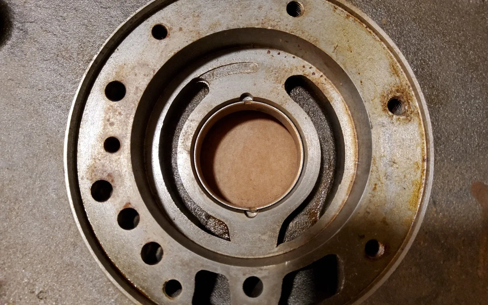 International Harvester Scout II / Terra / Traveler Transmission Oil Pump Body 458086C2 image 3