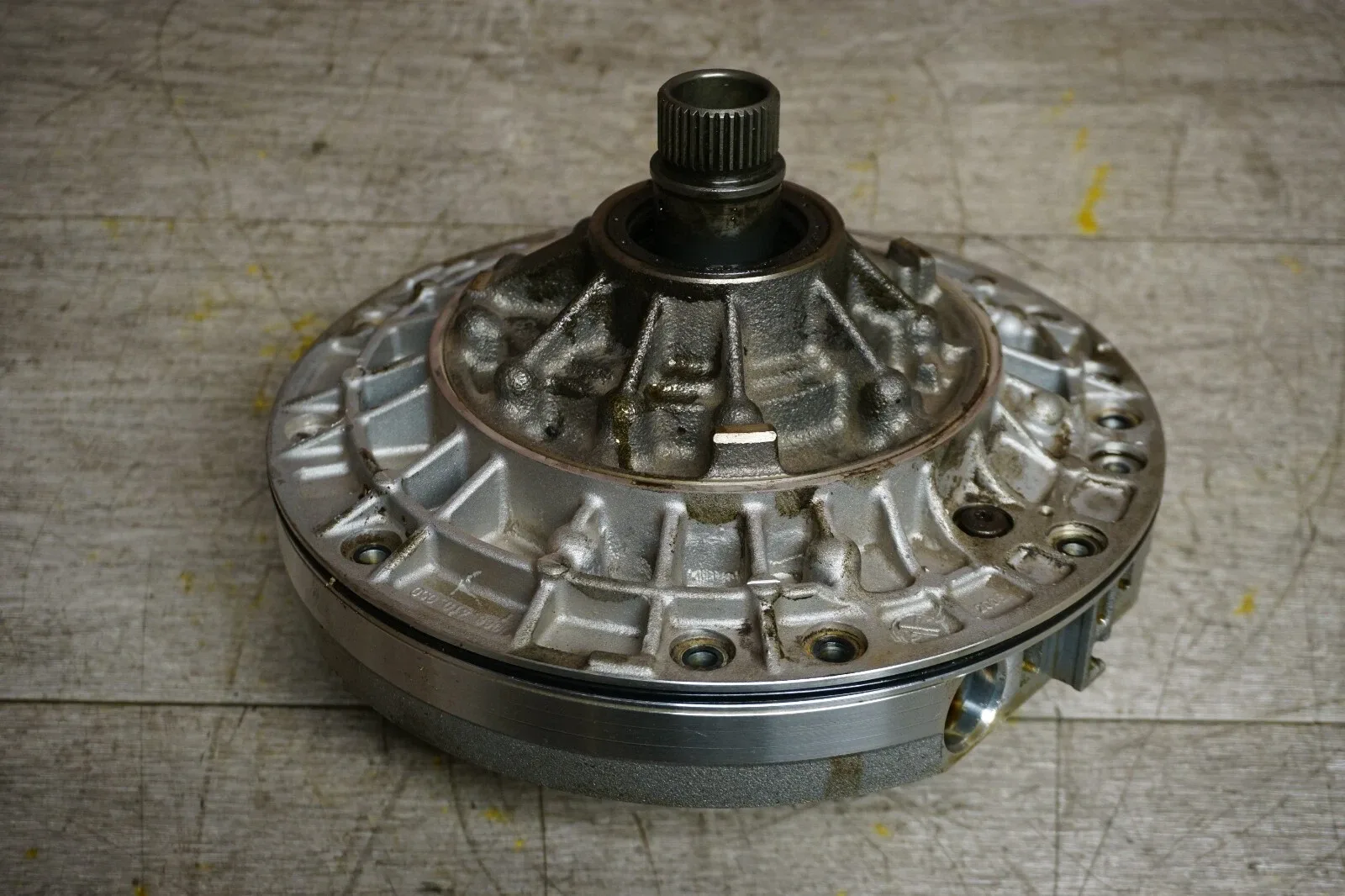2009 Jaguar XF (X250) Supercharged 4.2L V8 Automatic Transmission Oil Pump MPN 1068110060 image 3
