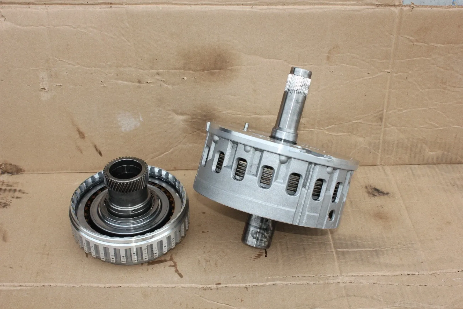 2019-2022 Mercedes Sprinter 3500 722.9 Center Oil Pump Hub & Clutch Drum image 2