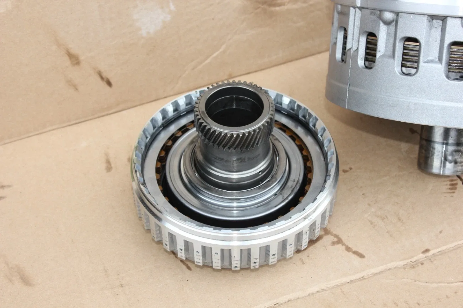 2019-2022 Mercedes Sprinter 3500 722.9 Center Oil Pump Hub & Clutch Drum image 3
