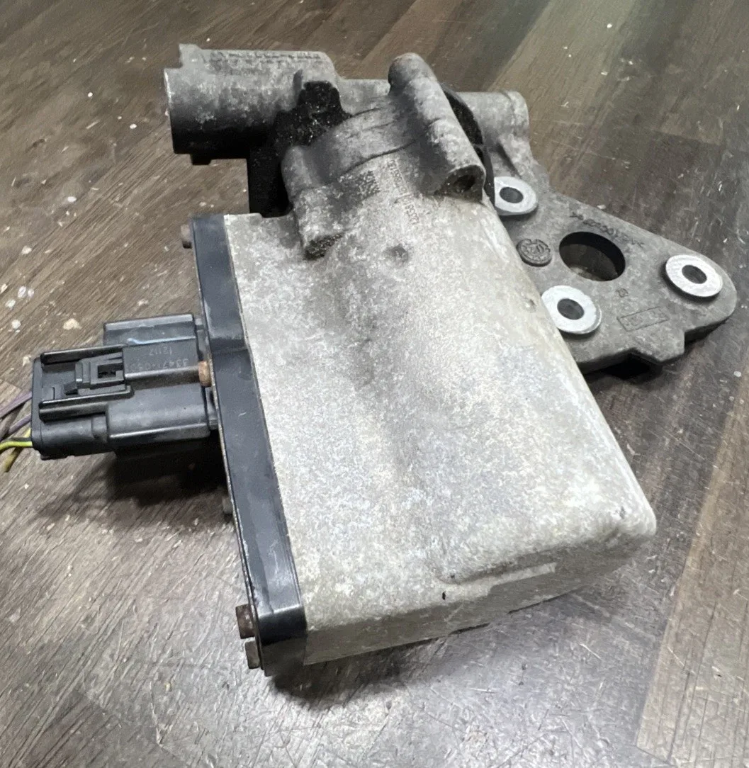 2013 Ford C-MAX Transmission Oil Pump DM5P7P086 image 4