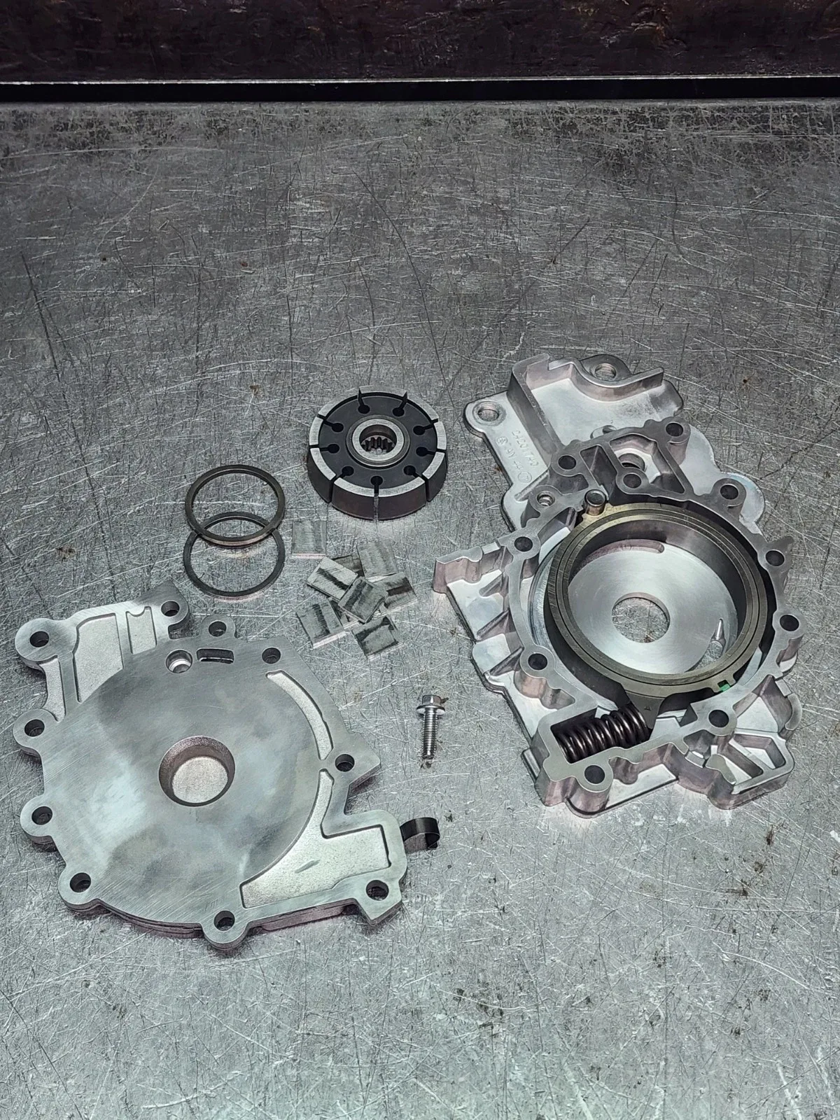 GM 4T60E Transmission Oil Pump Assembly — 24205910 / 24201742 image 3