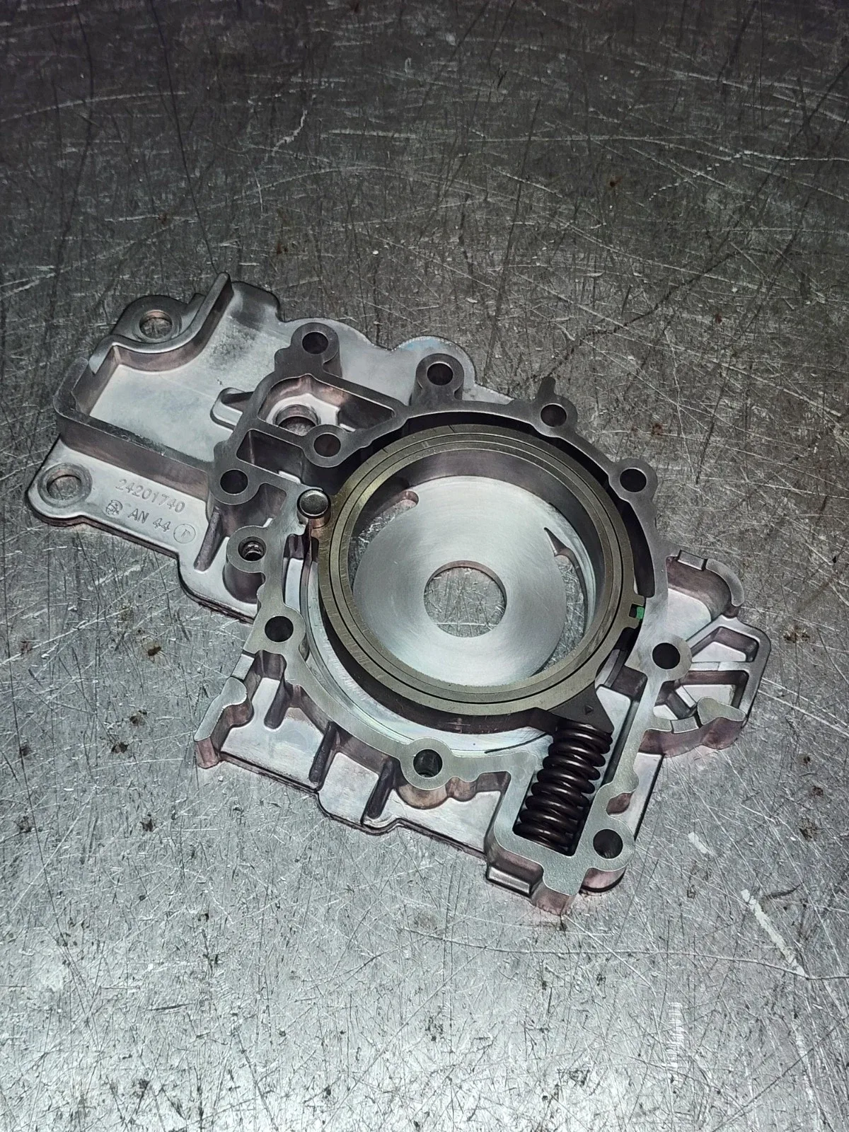 GM 4T60E Transmission Oil Pump Assembly — 24205910 / 24201742 image 4