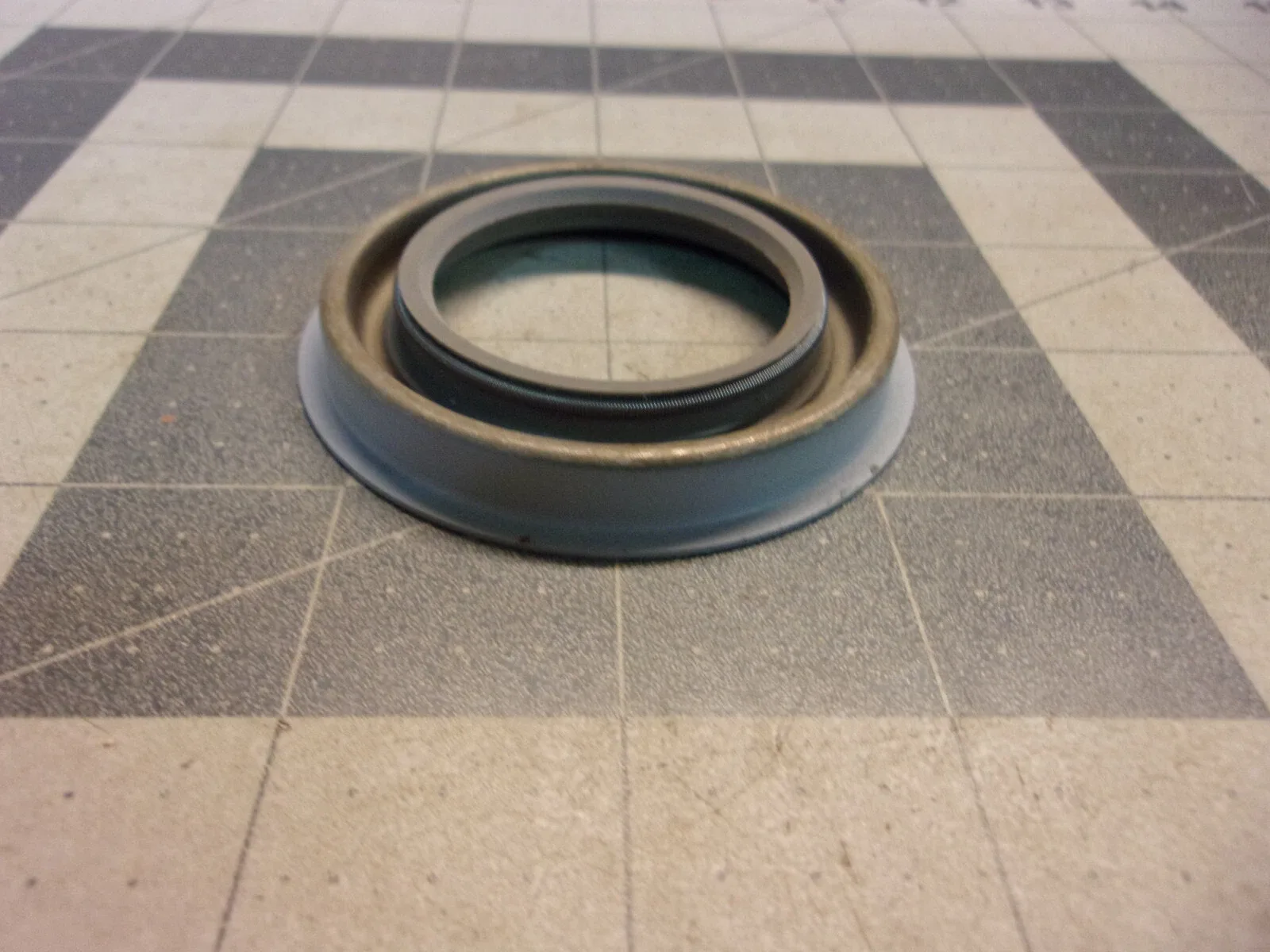 1986-1996 Ford Aerostar Ranger Automatic Transmission Oil Pump Seal FO-124 image 2