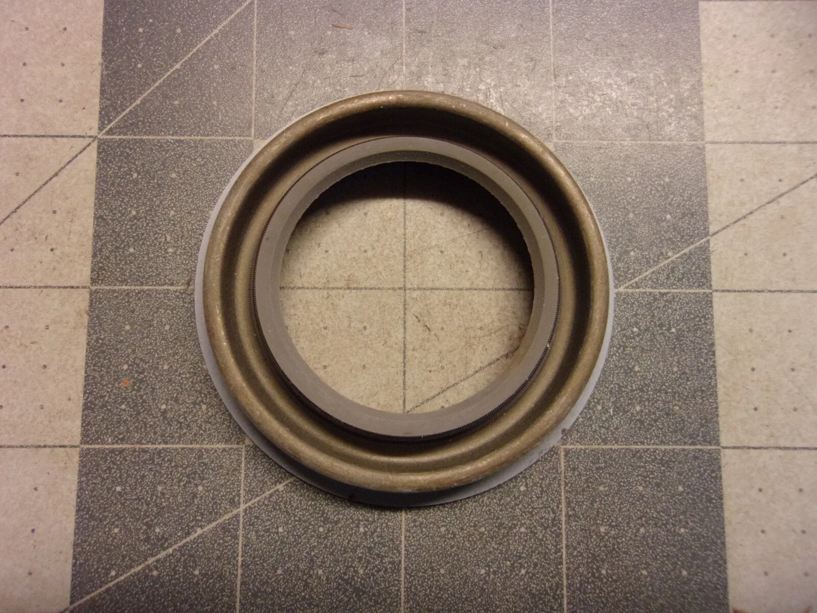 1986-1996 Ford Aerostar Ranger Automatic Transmission Oil Pump Seal FO-124