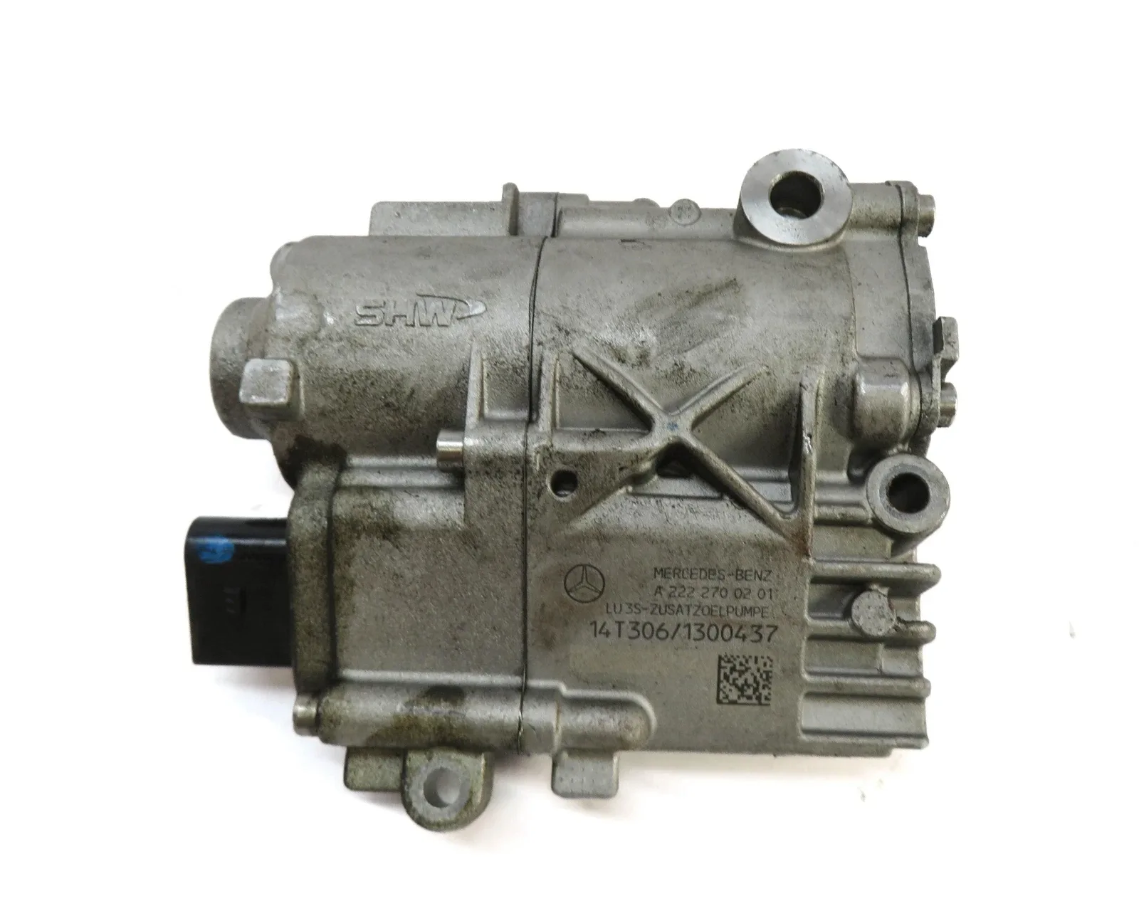 2015-2017 Mercedes C300 (W205) AWD Auxiliary Electric Oil Pump MPN 2222700201