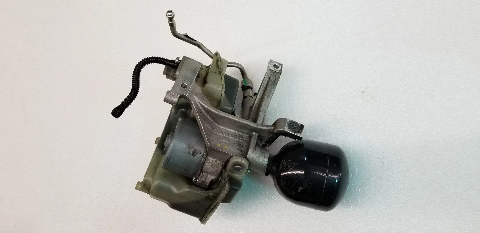 Lamborghini Gallardo LP560 E‑Gear Shifter Oil Reservoir Pump Unit 086301247 image 2
