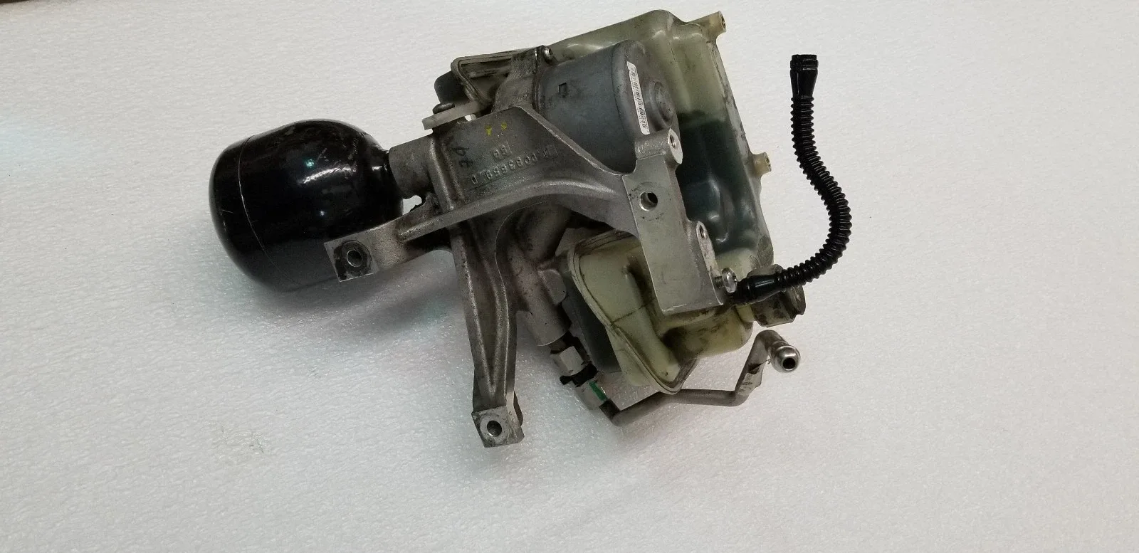 Lamborghini Gallardo LP560 E‑Gear Shifter Oil Reservoir Pump Unit 086301247 image 4