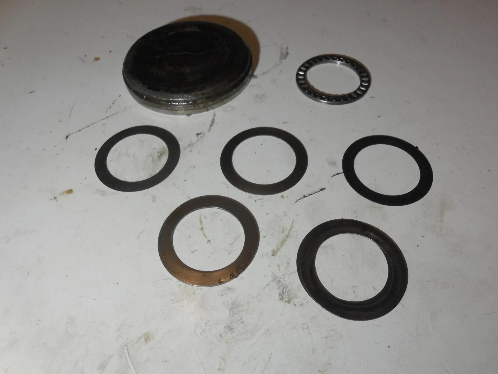 1986-1989 Mercedes-Benz 560SL (R107) Axial Roller Thrust Bearing Washer 722.313
