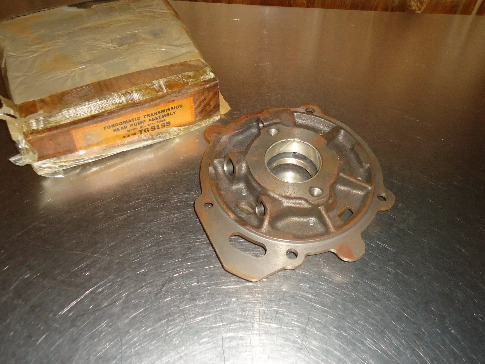 Fordomatic Rear Transmission Oil Pump TG5158 (B5A-77850-A)
