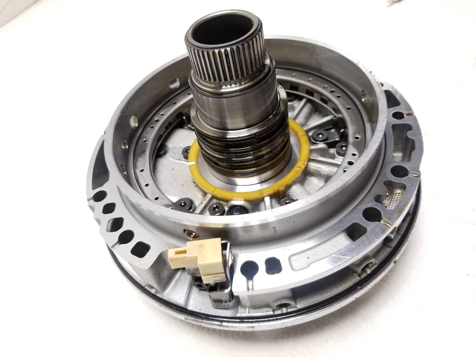2013 Porsche Cayenne Automatic Transmission Oil Pump - OEM image 2