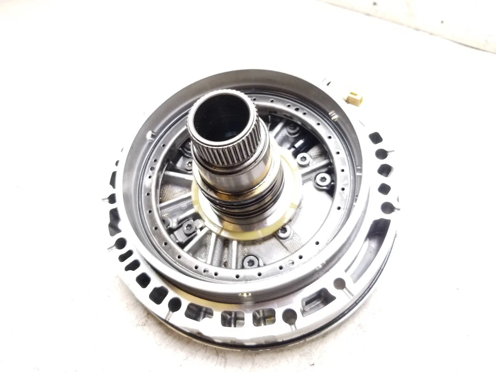 2015 Audi Q7 Automatic Transmission Oil Pump OEM image 4