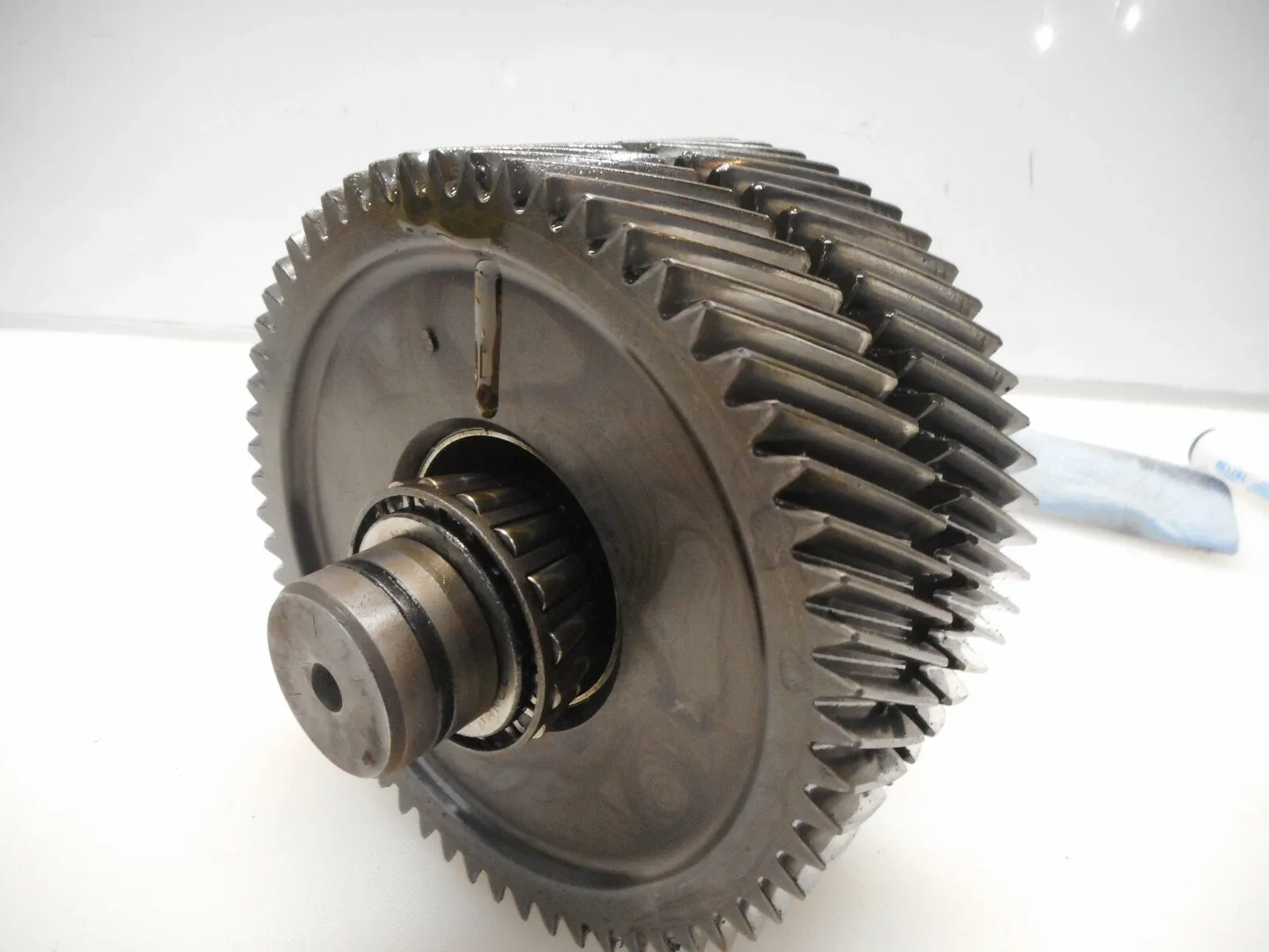 1997 Land Rover Discovery I Intermediate Gear with Shaft & Bearings image 3
