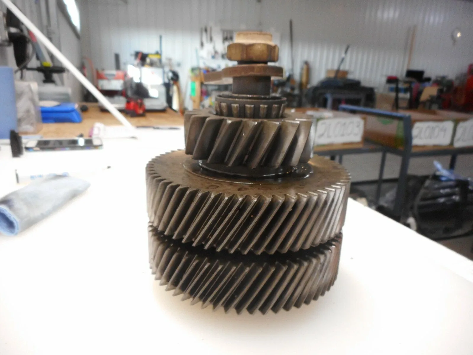 1997 Land Rover Discovery I Intermediate Gear with Shaft & Bearings image 4