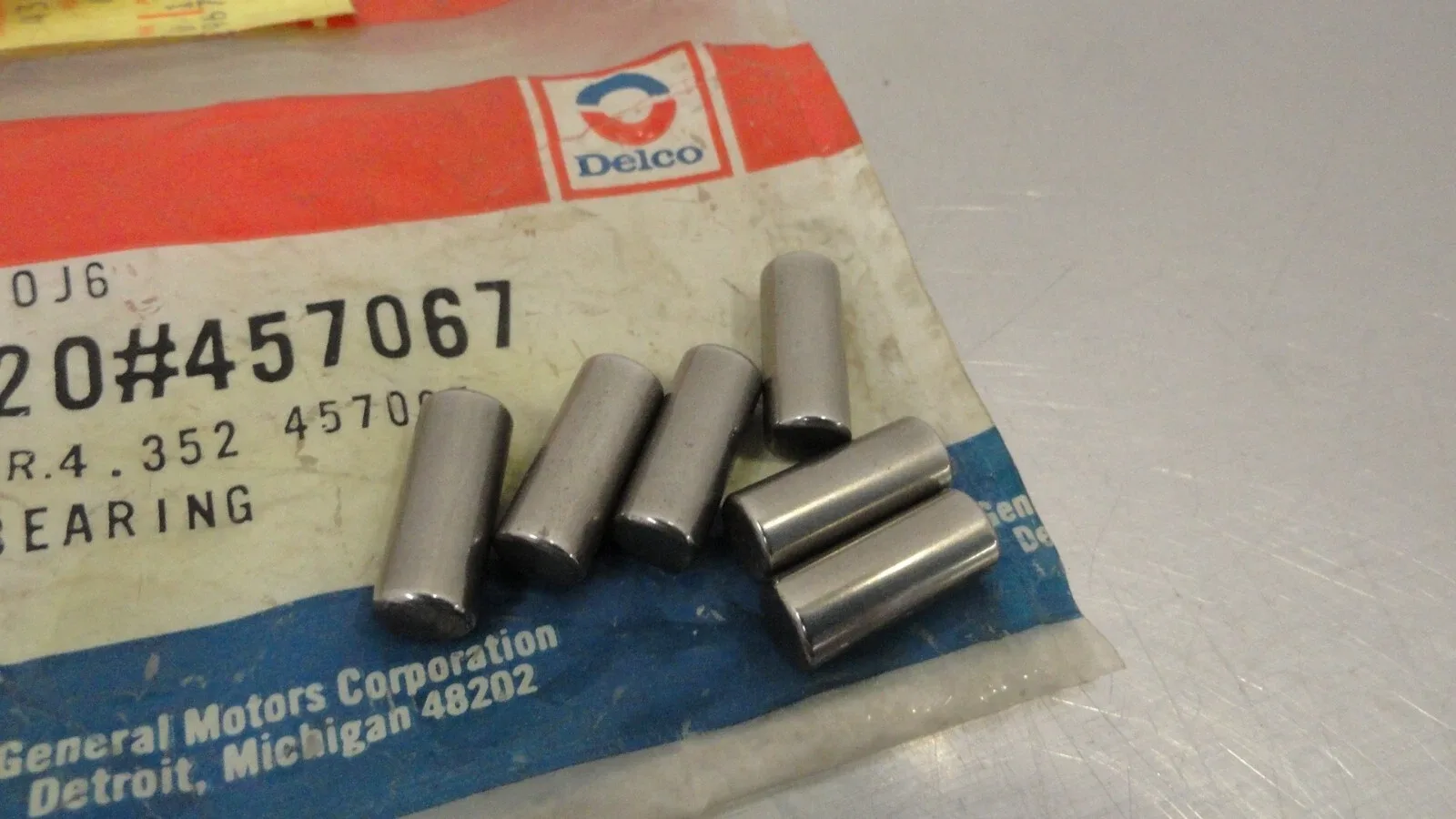 1956-1966 GM Transmission Mainshaft Pilot Roller Bearing 457067 image 2