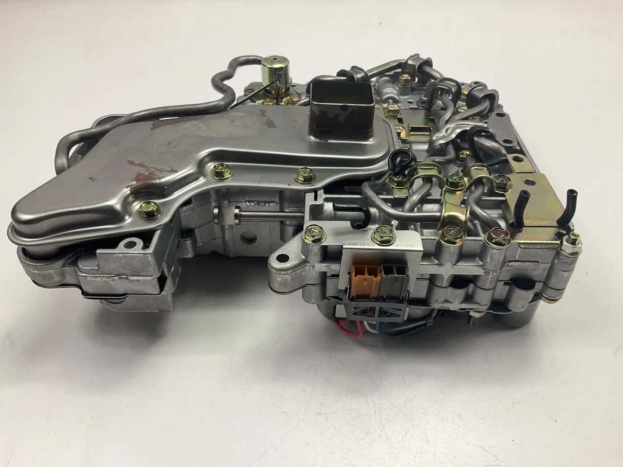 1990 Mazda MPV 4WD Transmission Valve Body BV12-19-750B image 3