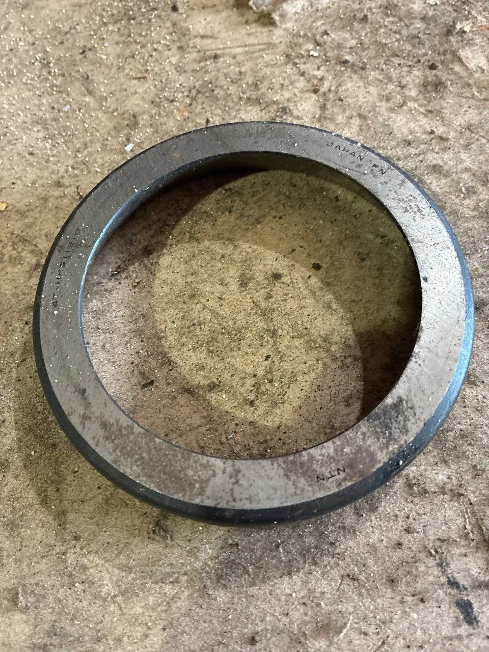 NTN Tapered Roller Bearing Cup / Race 4T-HM511610 - Used image 2