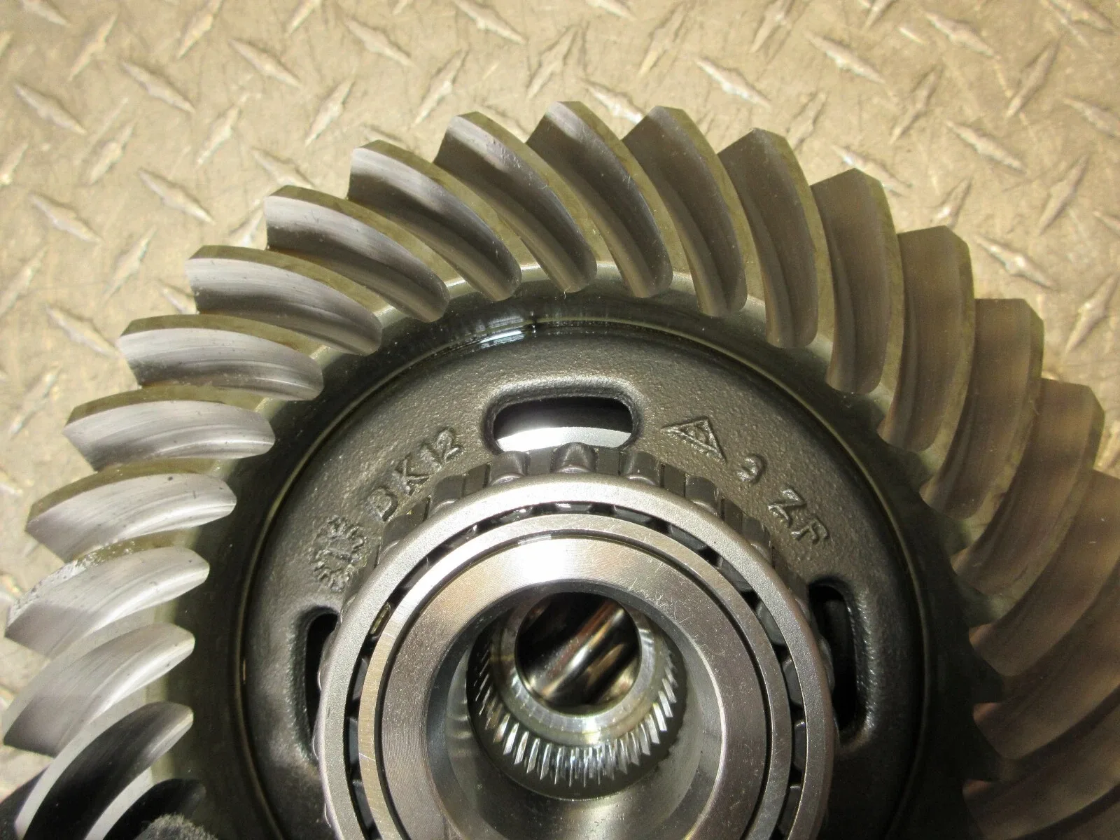 2013 Porsche 911 (991) Carrera Transmission Internal Gear Bearing 2276A0128 image 3