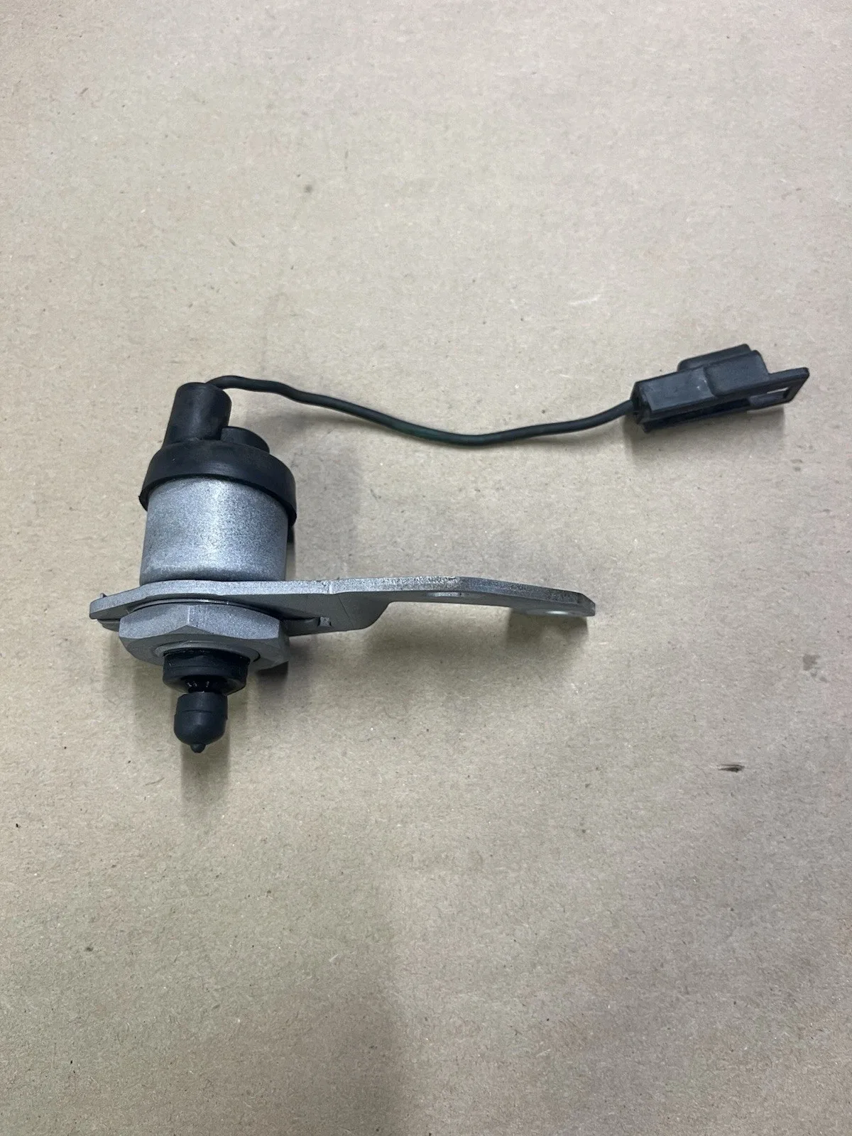 Original GM TH400 Kickdown Switch w/ Bracket & Connector – 1969-75 Oldsmobile image 2