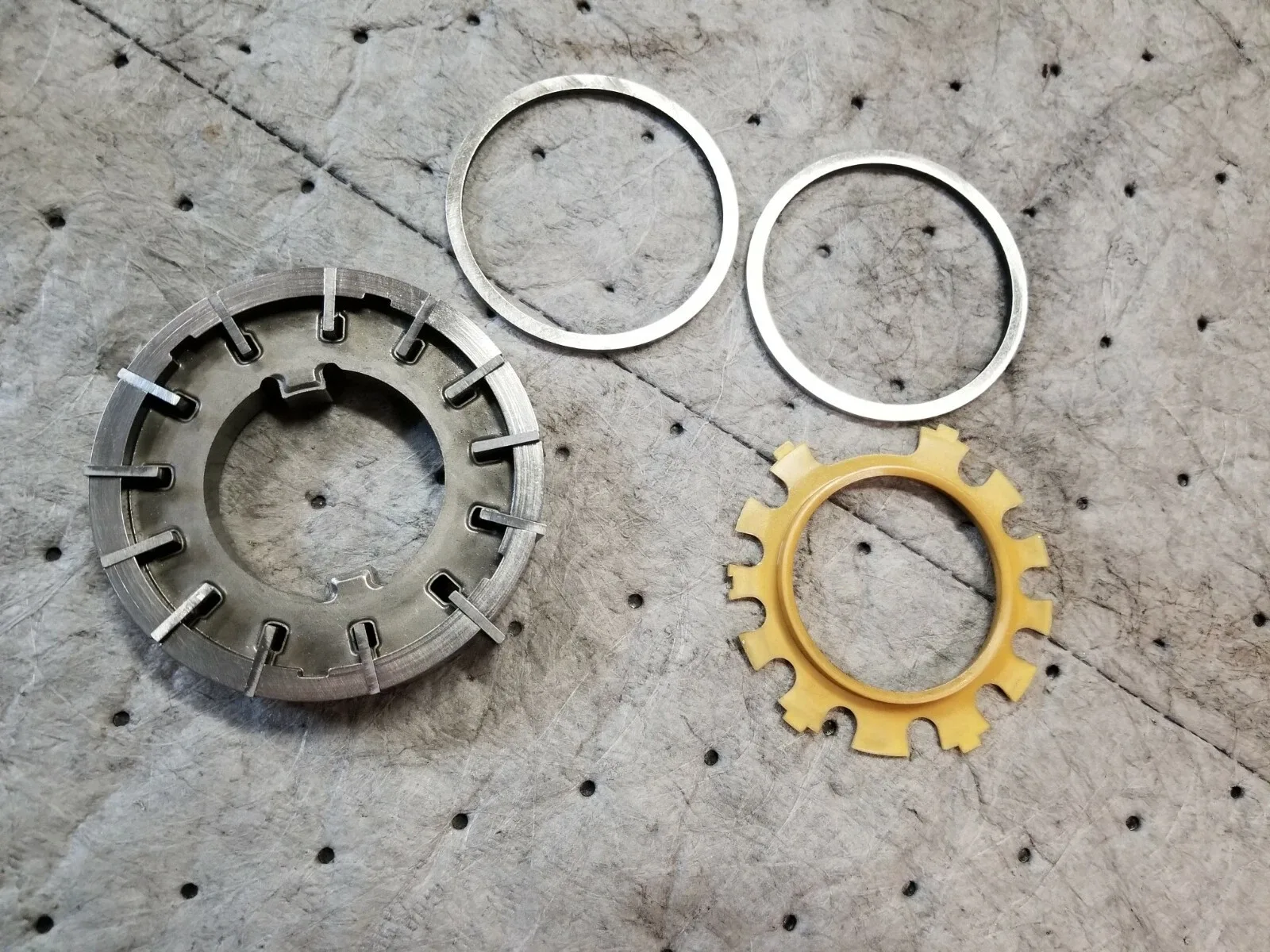 2007-2008 Cadillac Escalade 6L80 Transmission Oil Pump (OEM) image 2