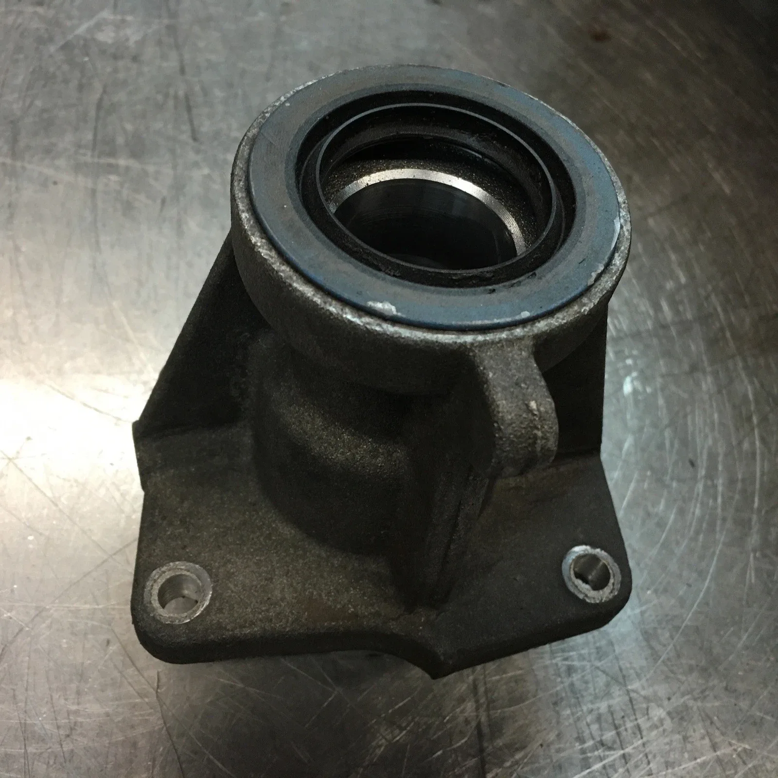 Chrysler A604 (41TE) Transmission Differential Bearing Cone Housing w/o Speed-O Hole