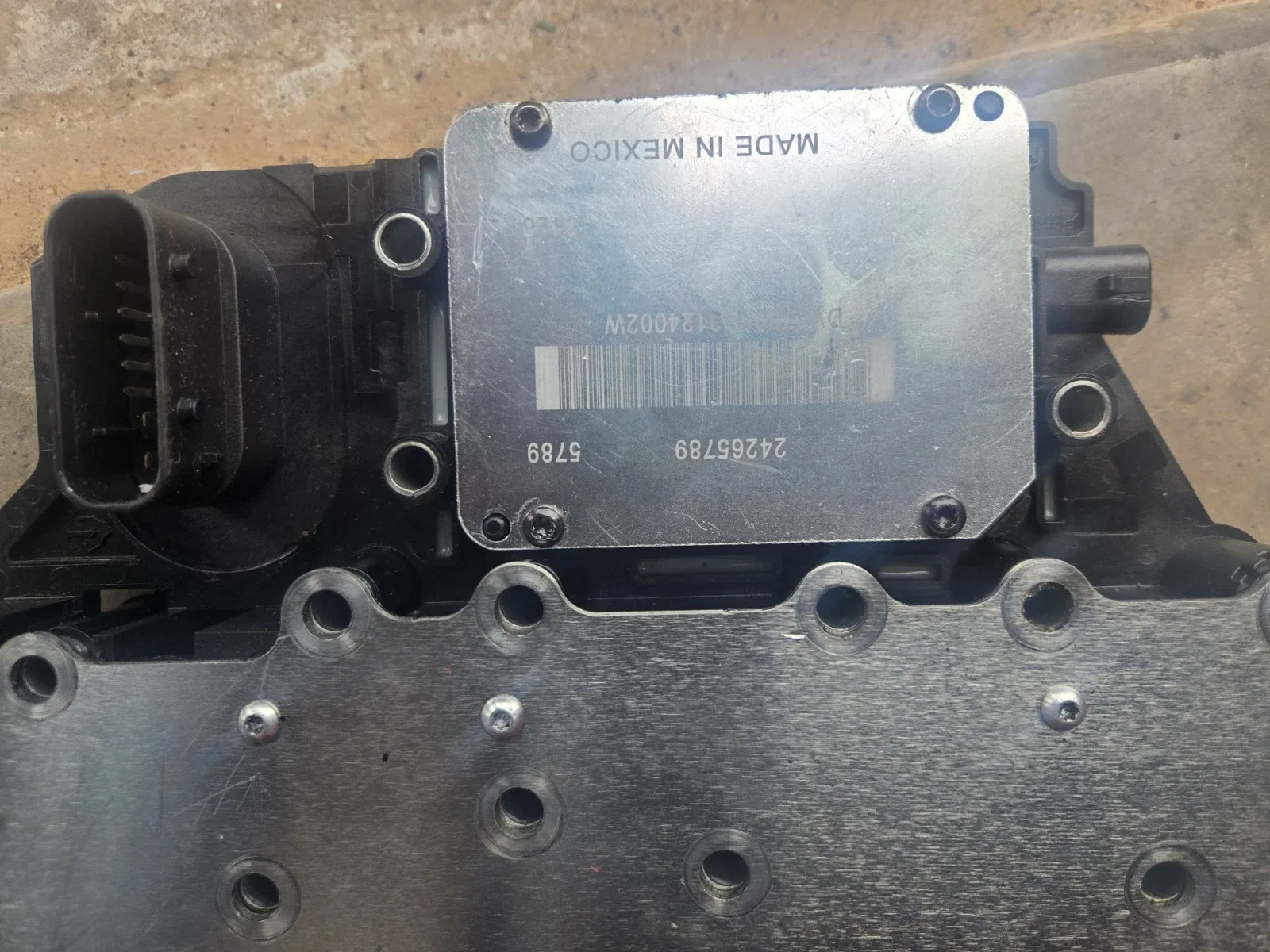 GM Automatic Transmission Valve Body w/ Integrated TCM (TEHCM) - 24265789 image 2