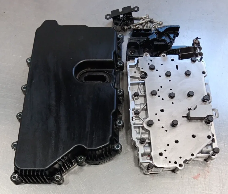 2012 Chevrolet Volt / Cadillac EL Transmission Valve Body Control Module 24260099