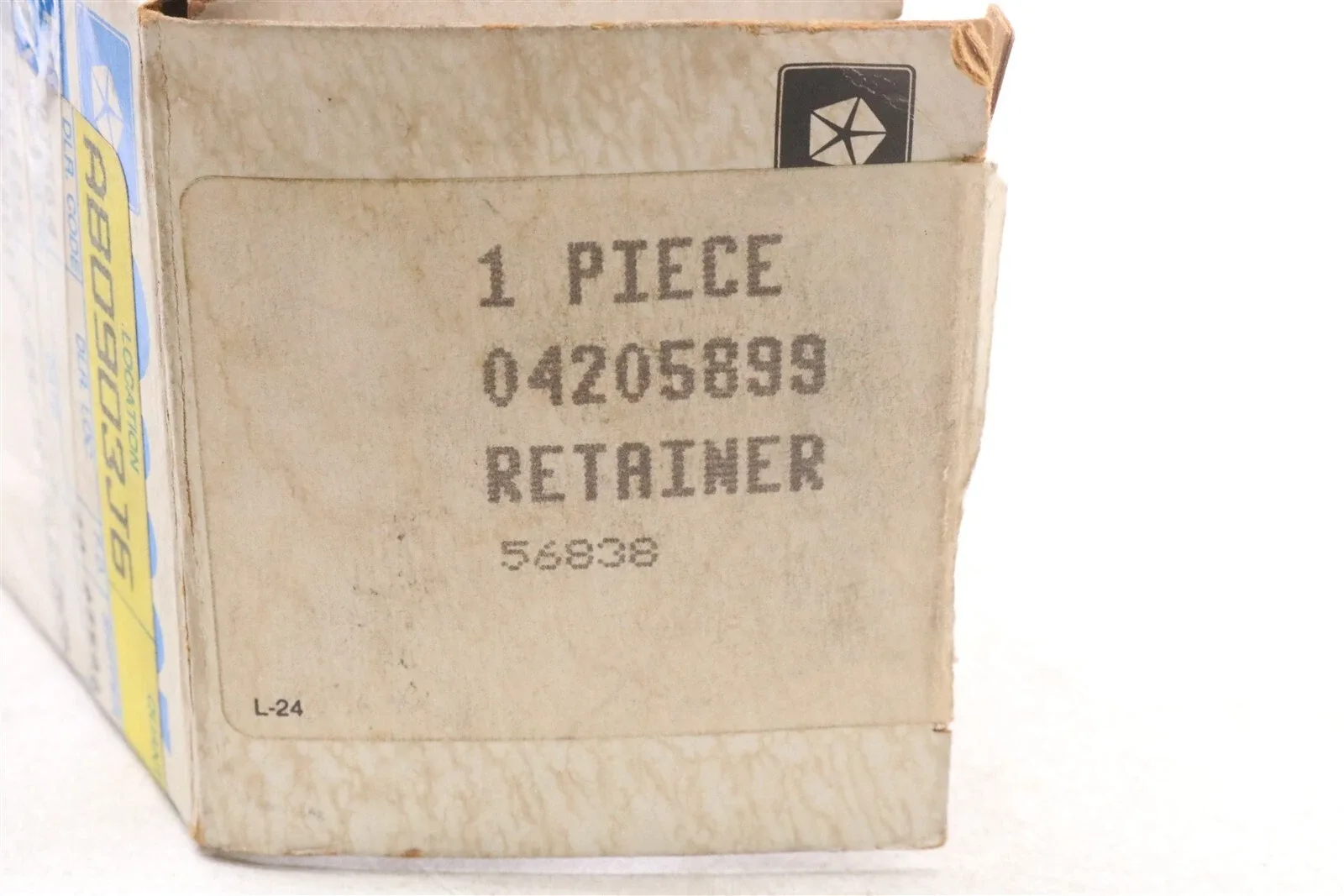 1978-1982 Mopar A727/36RH Transmission Shaft Bearing Retainer 04205899 image 2