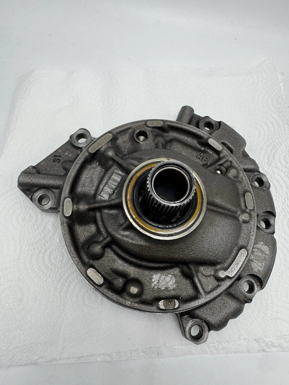 U250E Transmission Oil Pump Assembly for U140 U240 U241 image 2