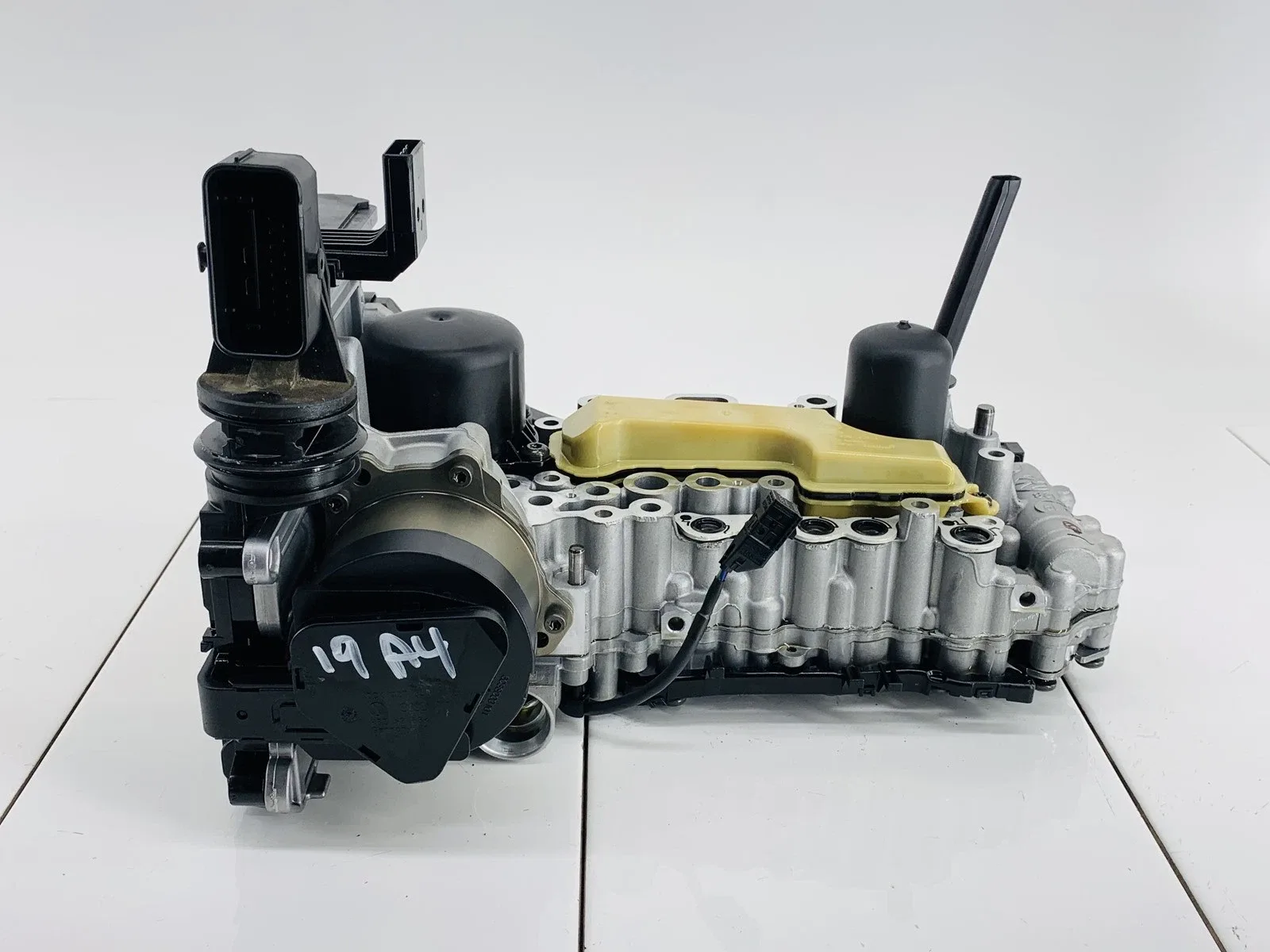 2018-2020 Audi A4 B9 2.0L TFSI Automatic Transmission Valve Body - 0CK325031AR image 2