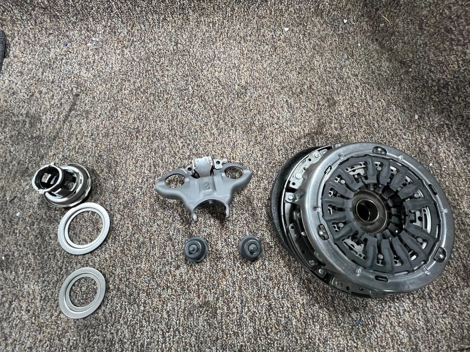 Dual Clutch / Clutch Disc Kit F8-031098 (Unbranded G-1243)