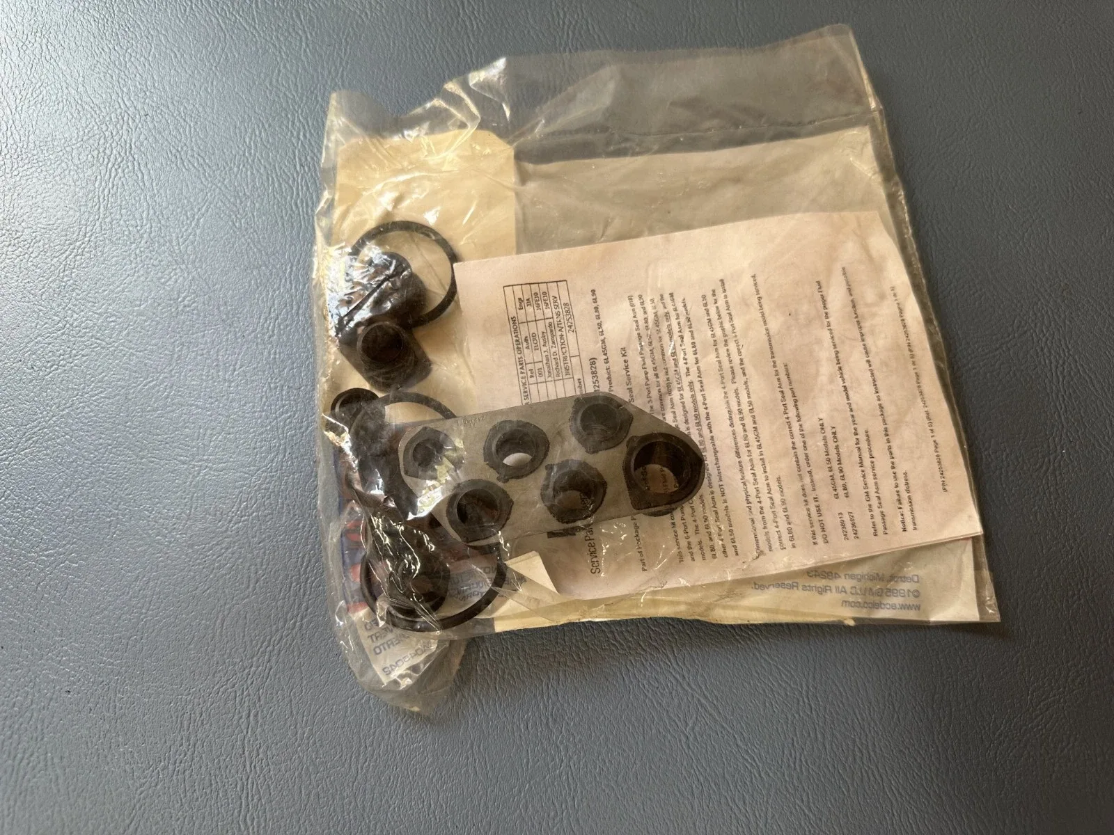 2007-2016 Cadillac Escalade Automatic Transmission Service Seal Kit MPN 24236927 image 2