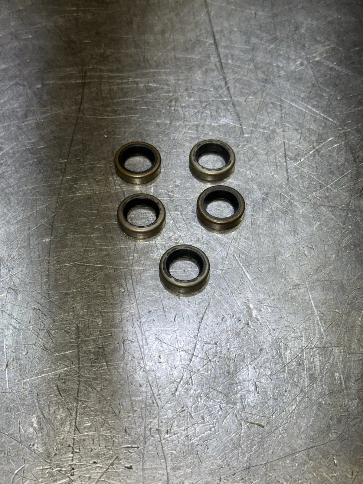6L80E / 6L90E Shifter Shaft Seal Pack of 5 image 3