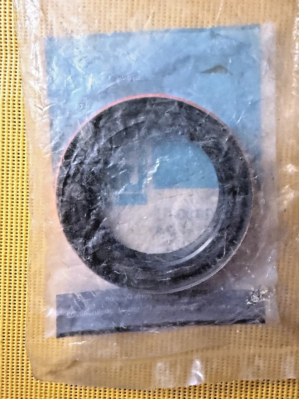 1967-1981 GM Rear Axle Pinion Seal 404294 - NOS image 4