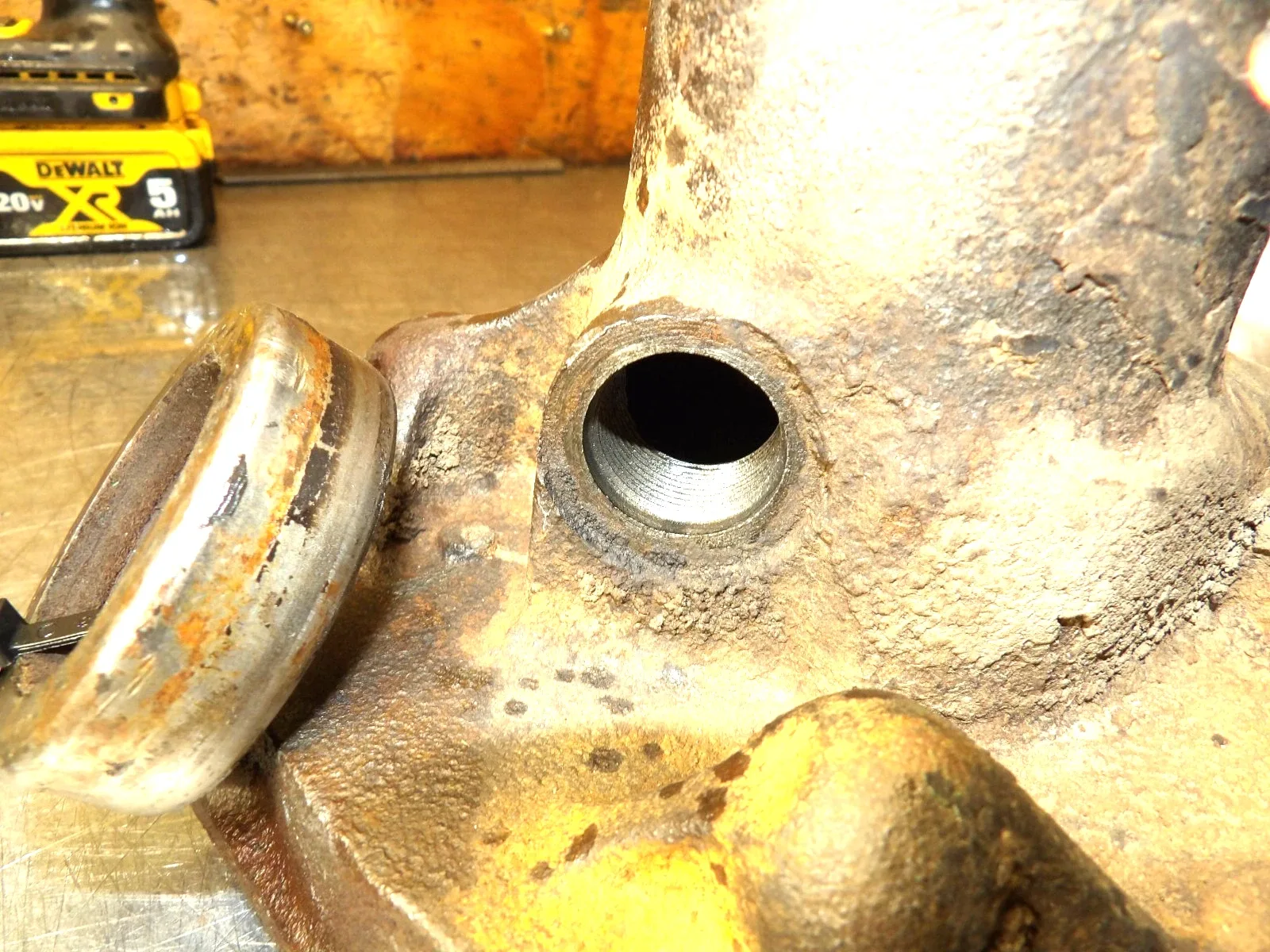 GM Olds/Pontiac Hydra-Matic Tail (Output) Housing with Bearing - Chevrolet image 4