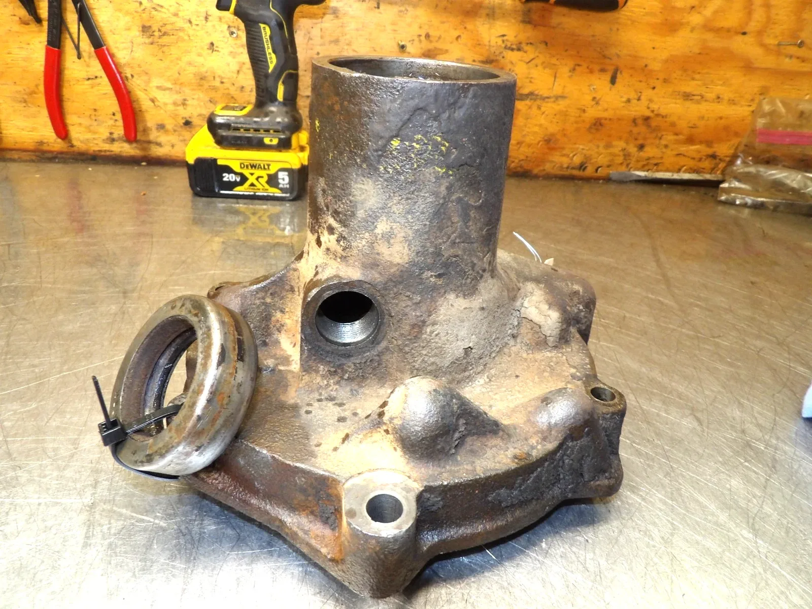 GM Olds/Pontiac Hydra-Matic Tail (Output) Housing with Bearing - Chevrolet